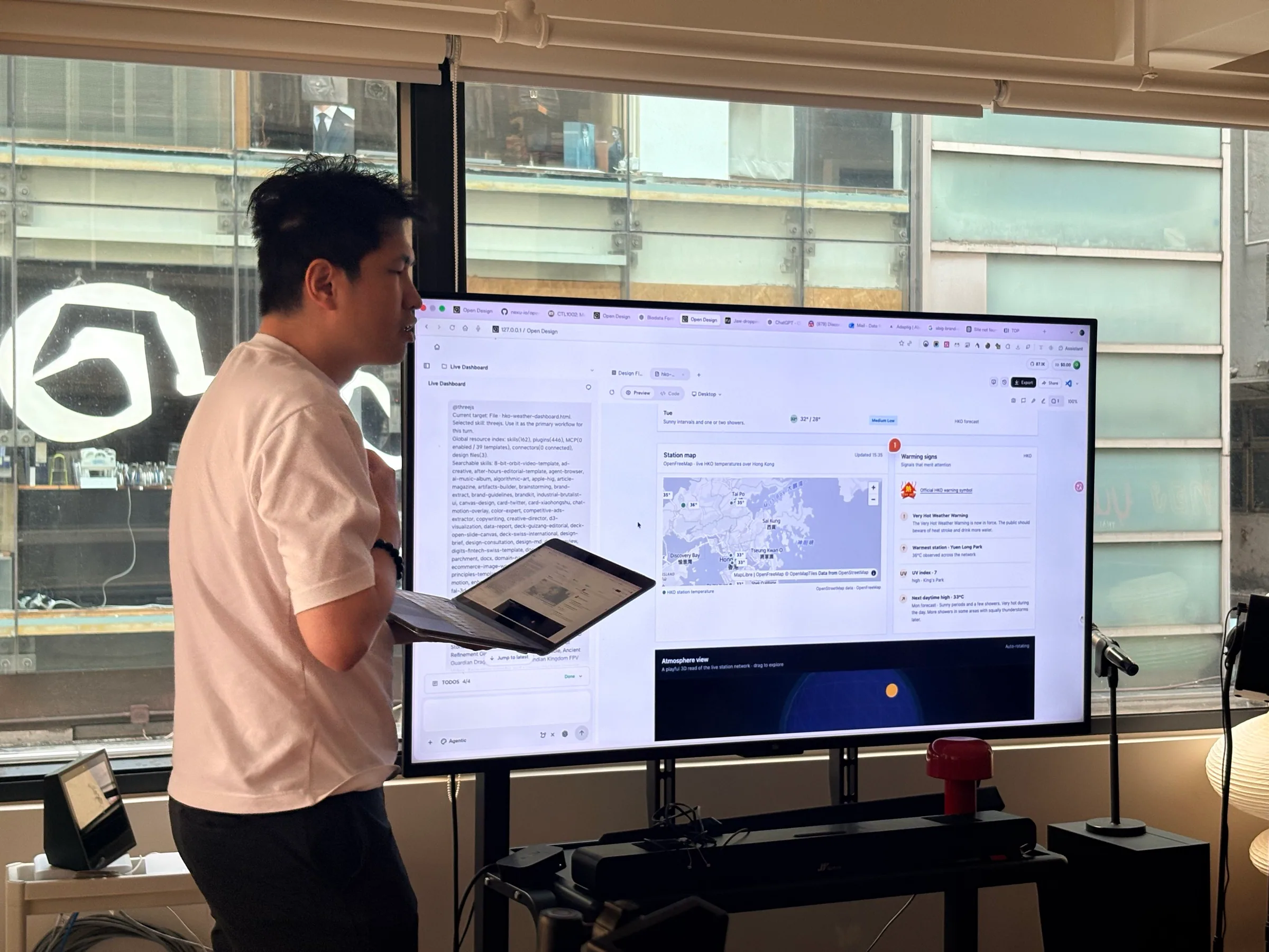 Um painel meteorológico ao vivo de Hong Kong criado com OpenDesign e APIs de dados públicos.